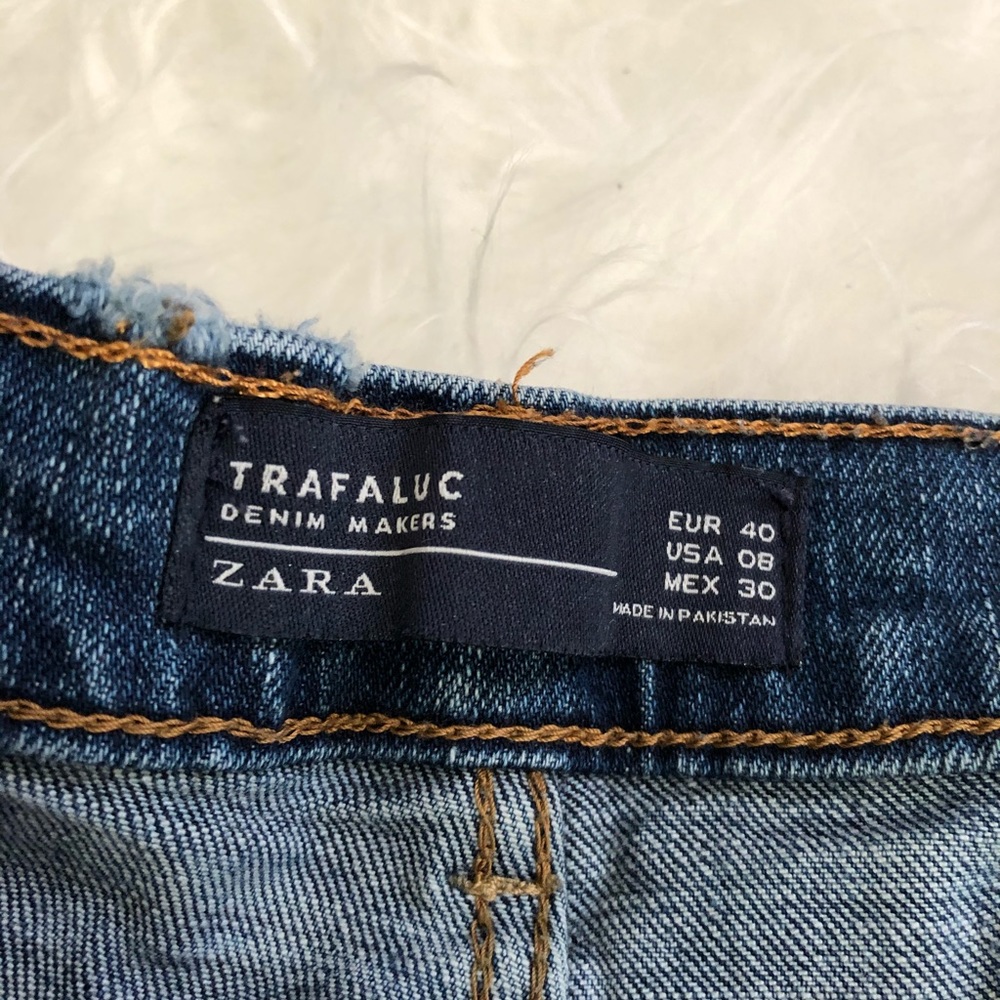 Zara Distressed Denim Jeans - Picture 3 of 8